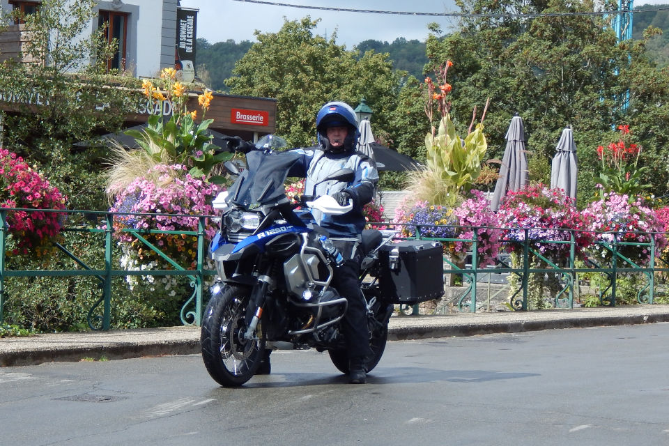 Motorrijbewijspoint Westfriesland examengarantie AVB en AVD